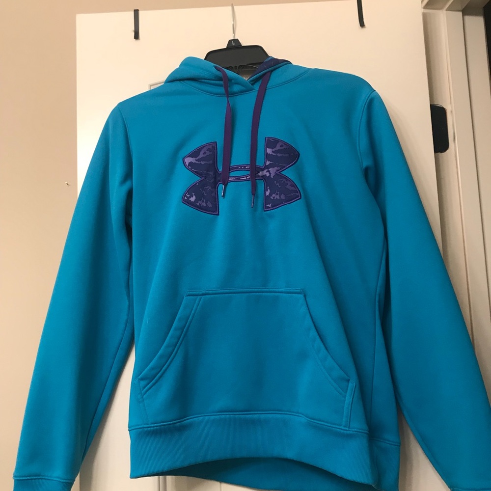 Women’s under Armour hoodie